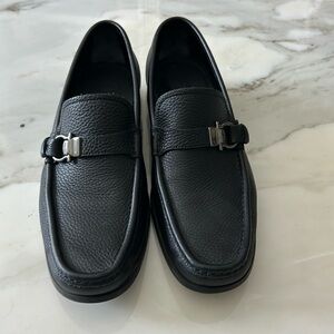 Salvatore Ferragamo pebbled soft grain leather loafer with gancio bit